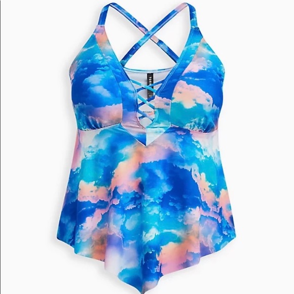 NWOT Torrid MULTI SKY LATTICE WIRELESS TANKINI TOP - Picture 1 of 9